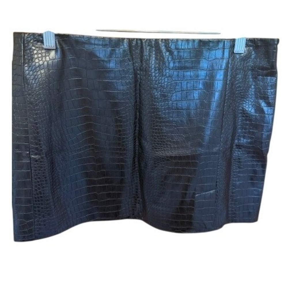 Mango MNG Black Crocodile Embossed Faux Leather Mini Skirt Size M NWT
